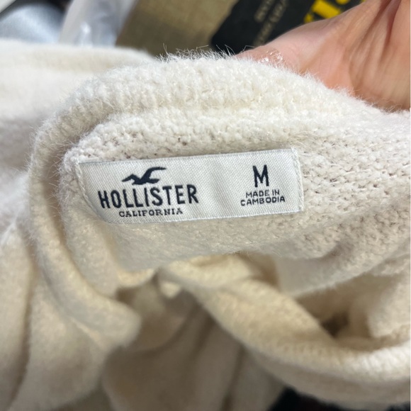 Hollister Cream V-Neck Sweater Knit Size Medium - Picture 6 of 6